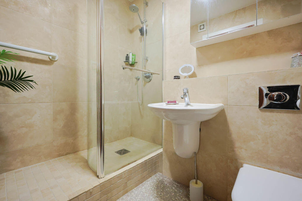 Apartment in Wigan, Greater Manchester - View 4