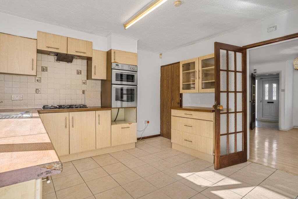 House in Gloucester - View 2