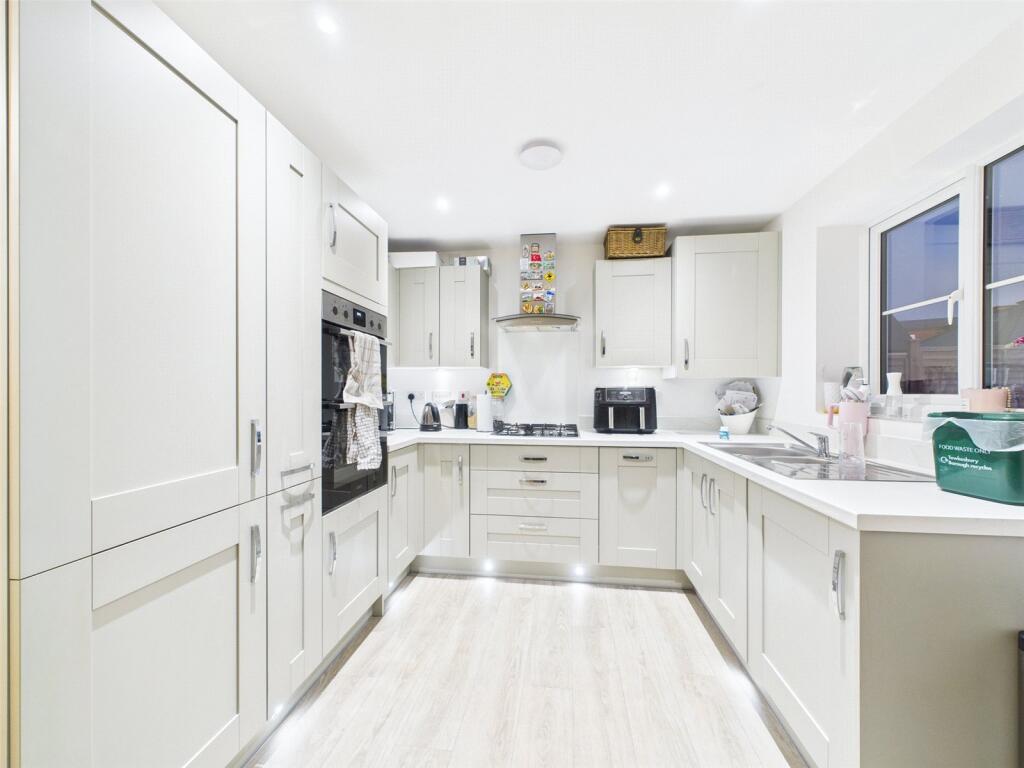 9 Blakehill Drive photo 3