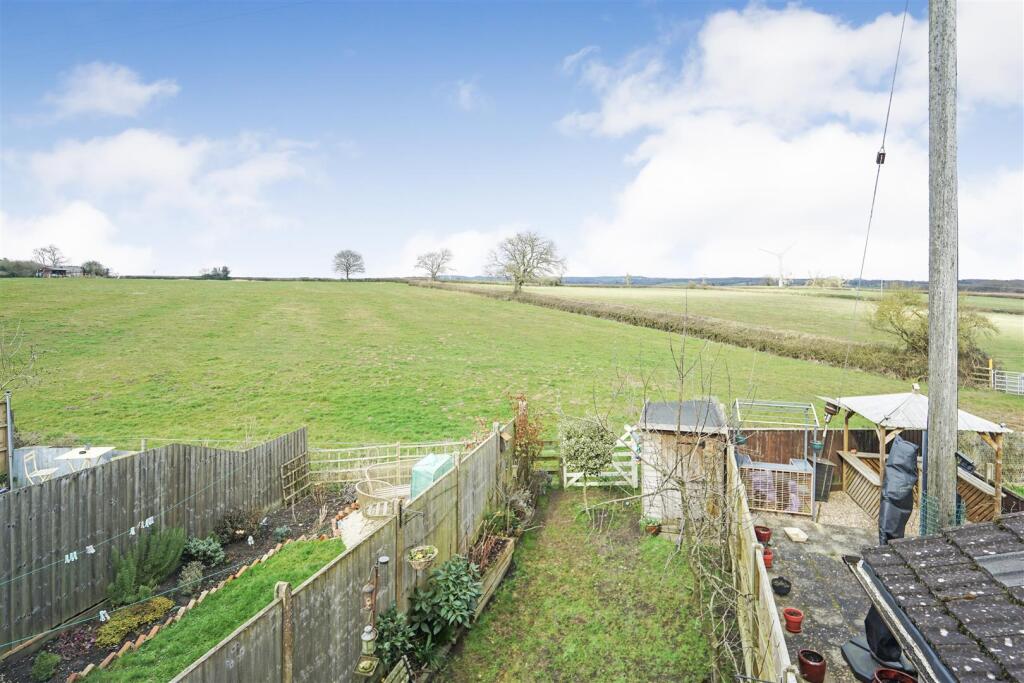 2-bed terraced on Hunts Lane, Desford, Leicester, £225,000