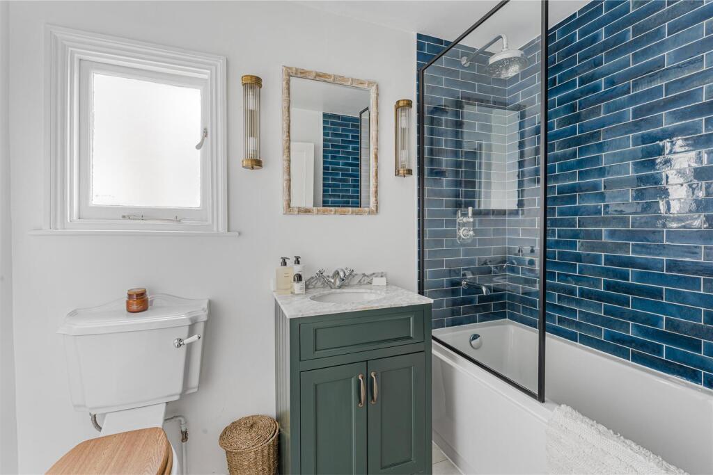Apartment in London - More