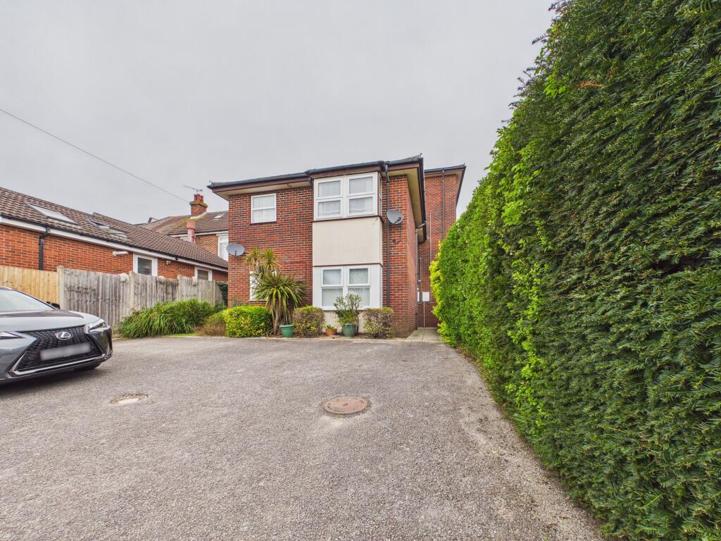 Main image of property: Havant Road, Drayton, Portsmouth, PO6