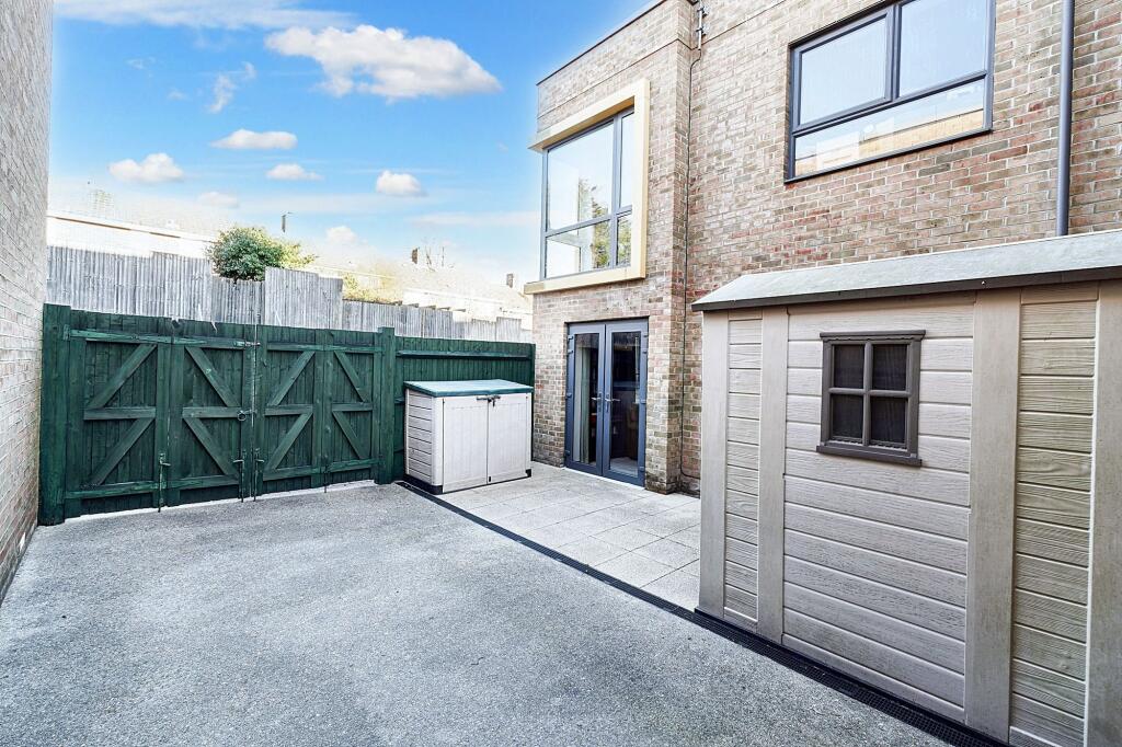 Lone Eagle Close, Thornhill, SO19 photo 4