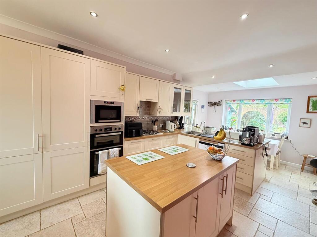Wimborne Road West, Wimborne - View 3