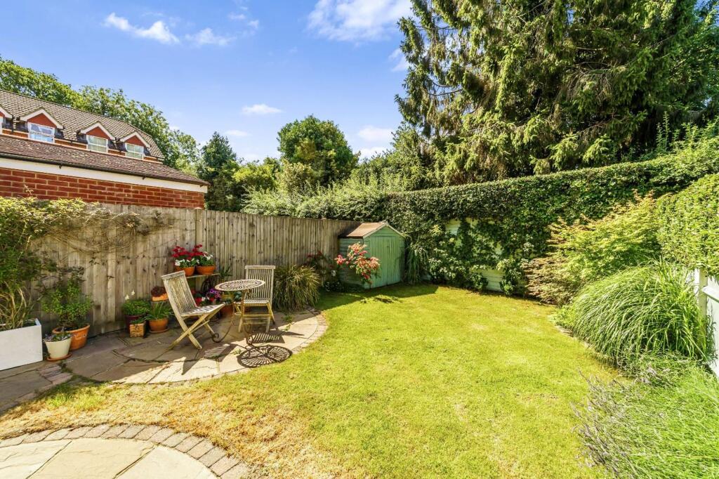 House in Reigate and Banstead, Surrey - More