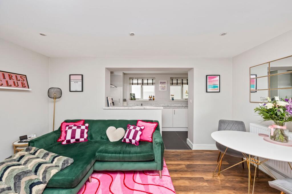 Apartment in Hove, Brighton and Hove - View 4