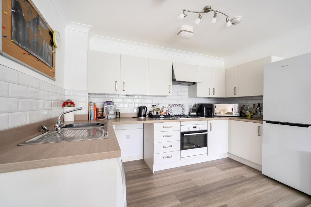 Apartment in Tonbridge - More