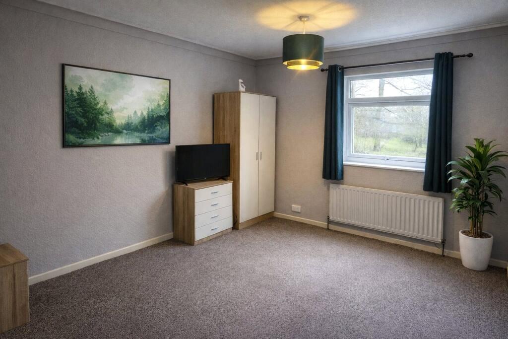 Main image of property: Farnborough Close, Redditch, Worcestershire, B98