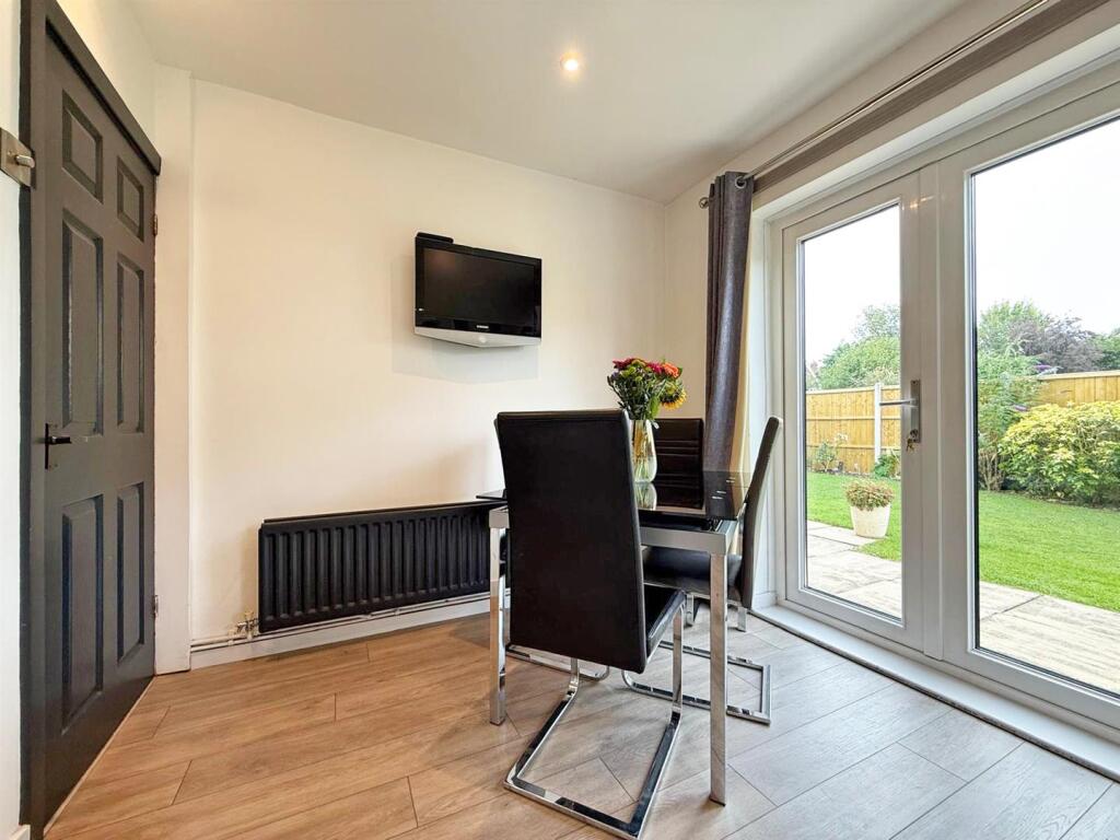 Westlands Road, Copthorne, Shrewsbury photo 4