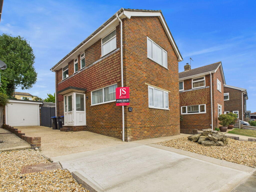 Main image of property: Greenoaks, North Lancing, BN15 0HE