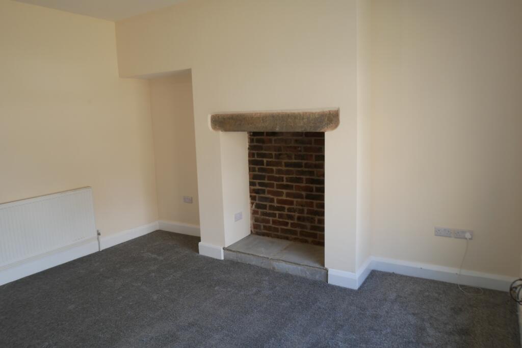 House in Huddersfield - View 5