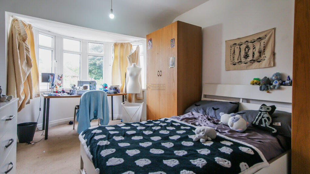 4 bedroom semi-detached house for rent