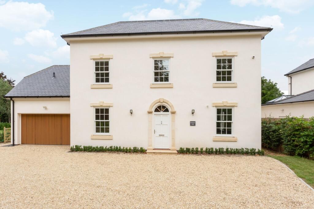 Main image of property: Alveston CV37