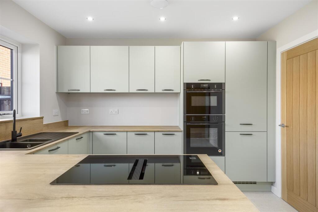 House in Bolsover, Carr Vale, Old Bolsover - View 4