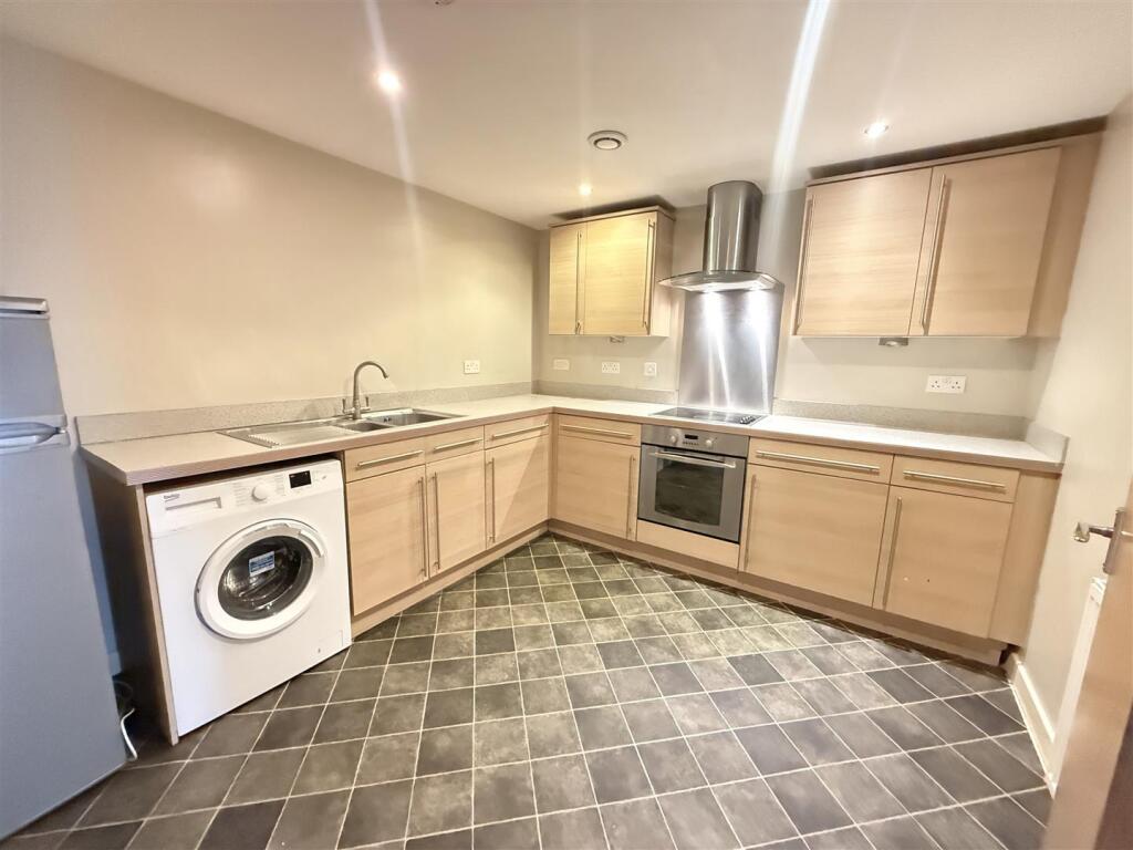 Apartment in Derby - View 4
