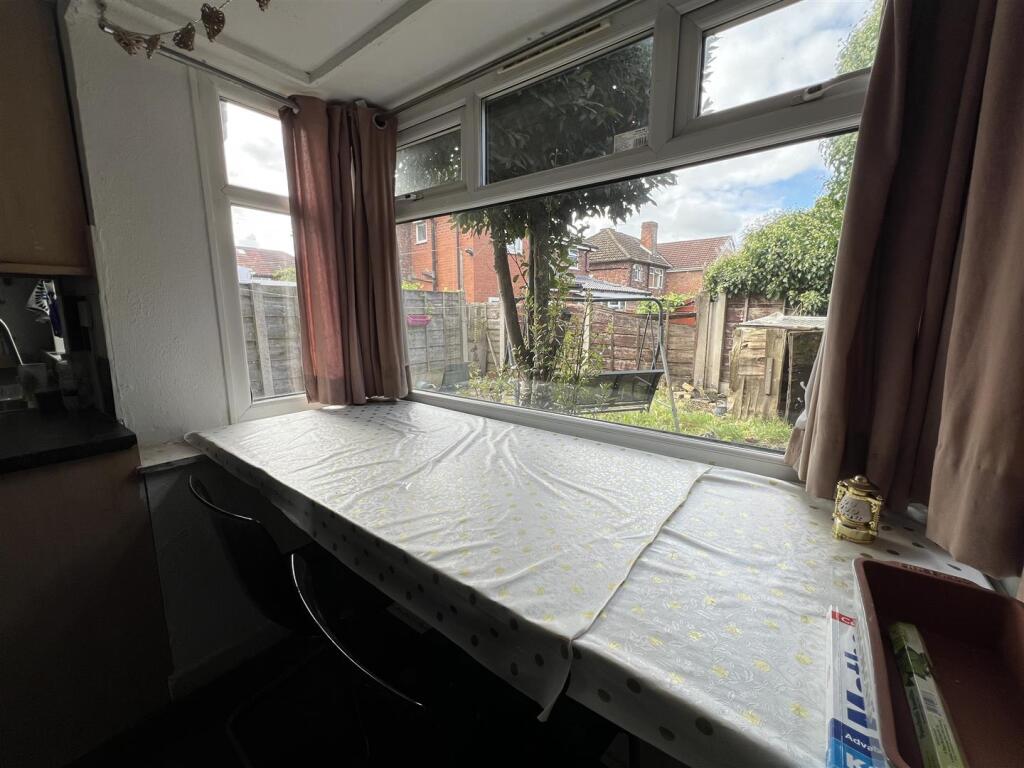 House in Manchester, Belle Vue - More