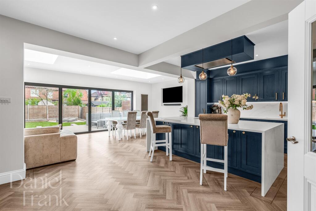 Algers Road, Loughton - View 2