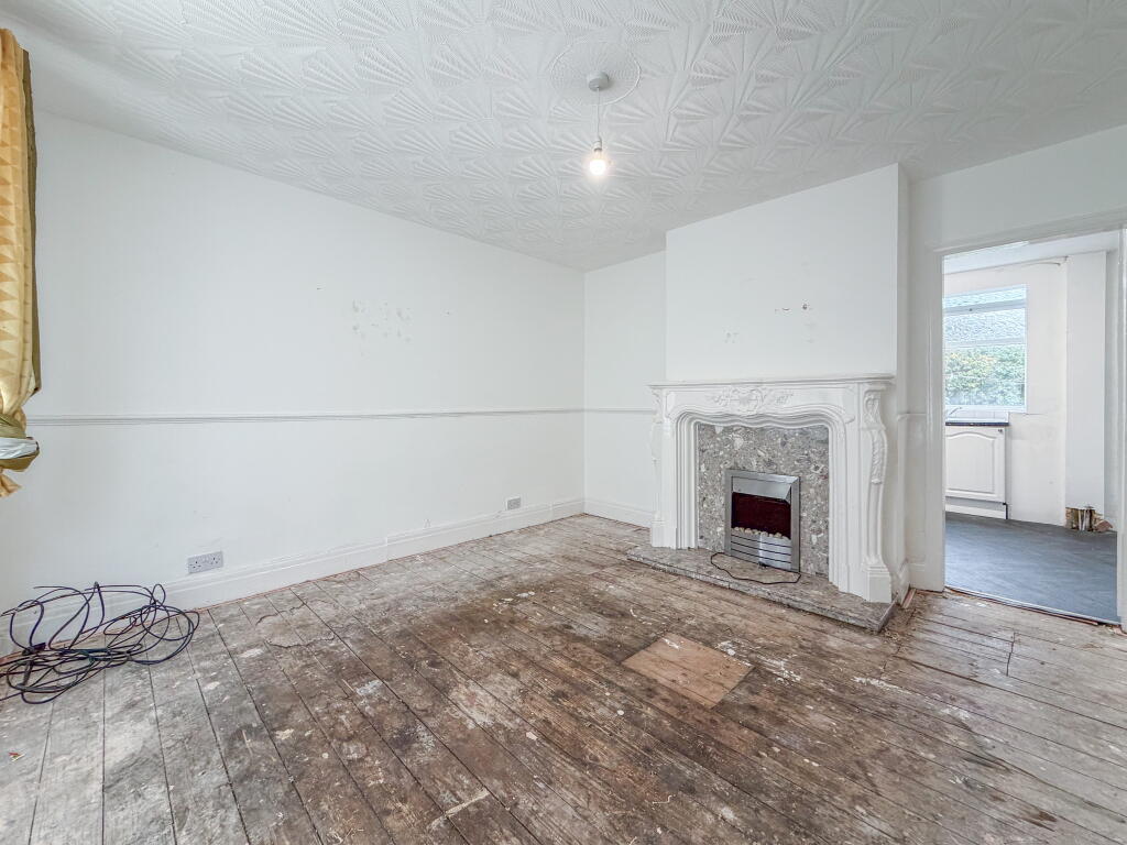 Droylsden, Tameside, M43 photo 4