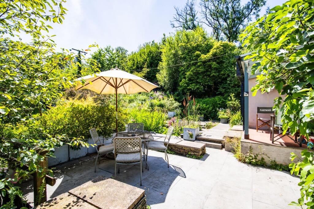 Gelliwrgan Farm, Gelli Wrgan Road, Ynysbwl, Pontypridd, CF37 3PG - View 6