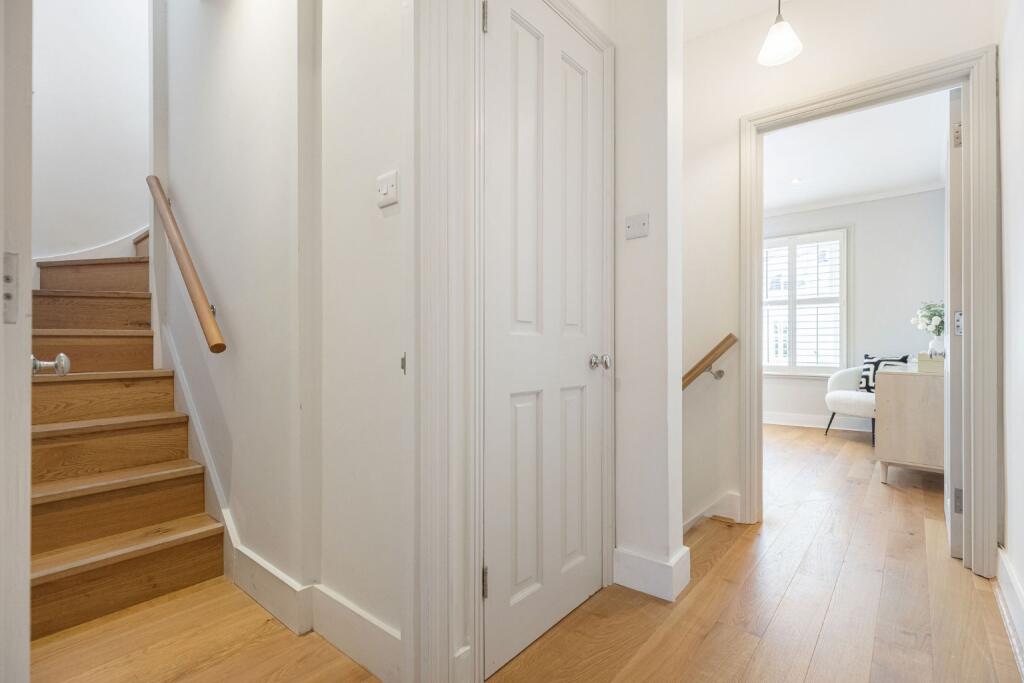 House in Twickenham - View 5