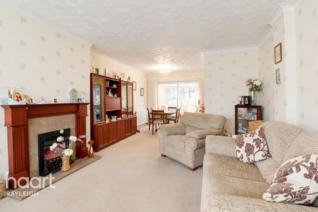 Ringwood Drive, Leigh-On-Sea photo 2