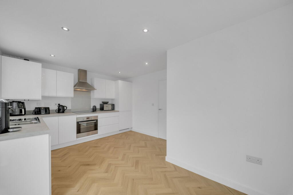 House in Burnley, Cliviger - More