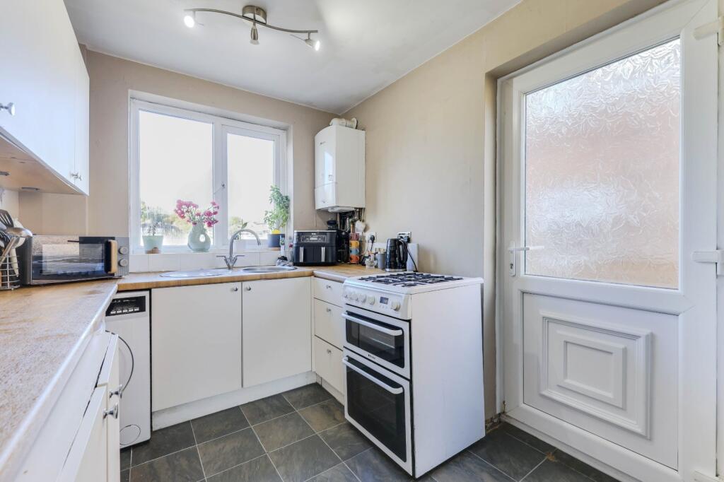 House in Leeds, Crimbles, Swinnow - More
