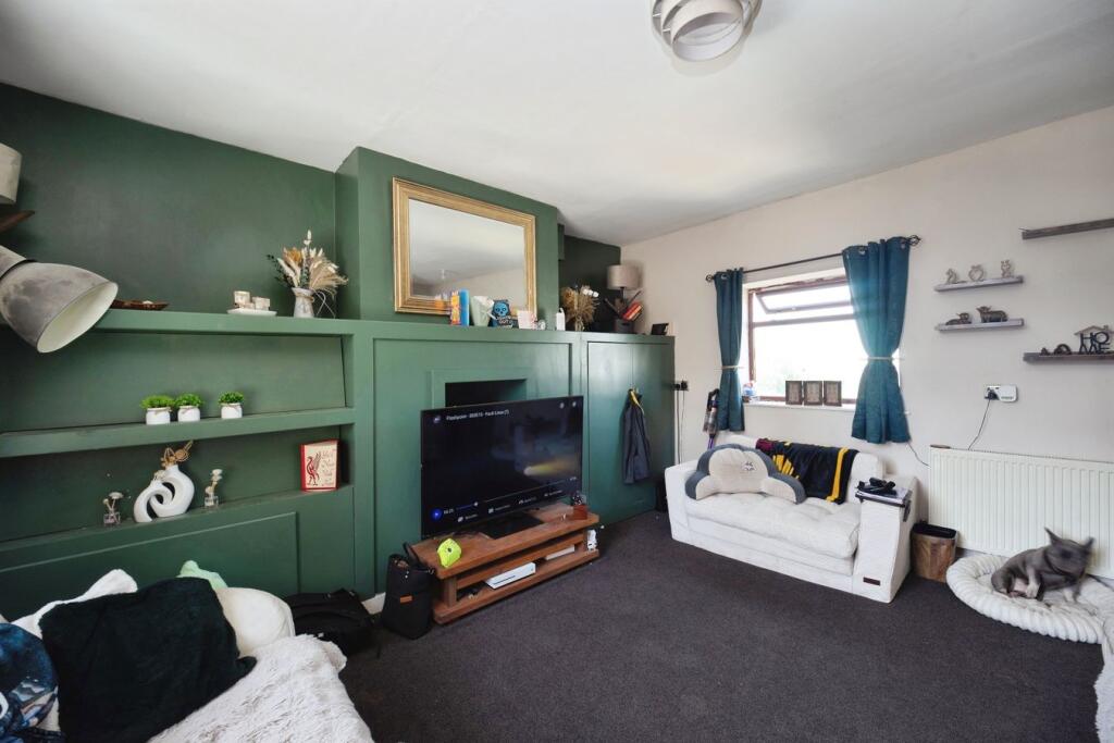 House in Bradford, West Yorkshire - View 3
