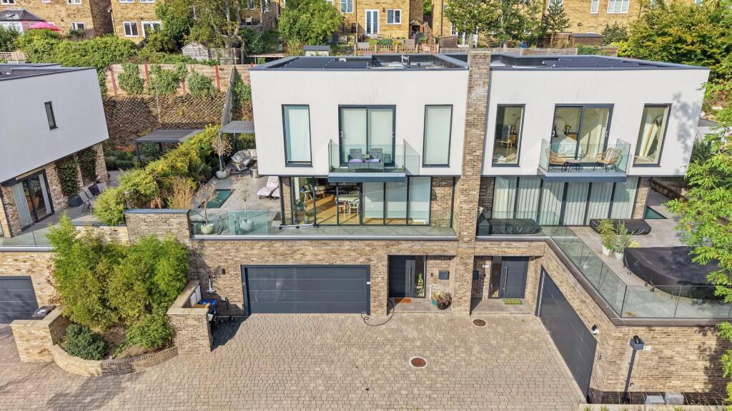 Main image of property: Hertingfordbury Road, Hertingfordbury, Hertford