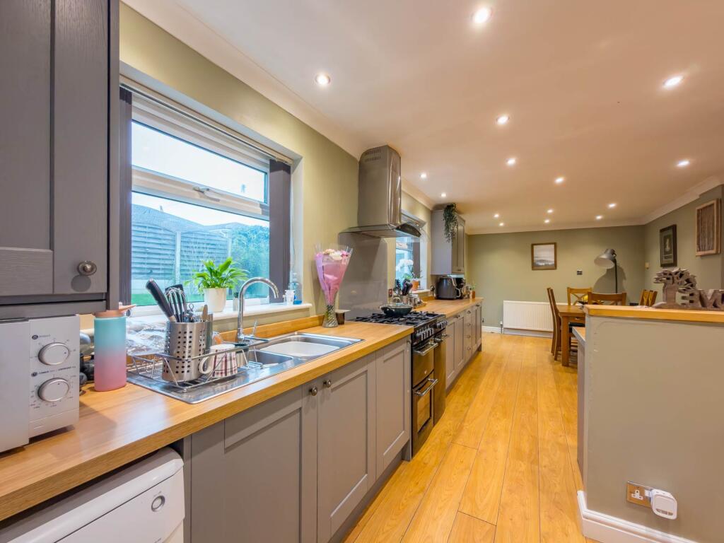 House in Kirklees, Firthcliffe - View 3