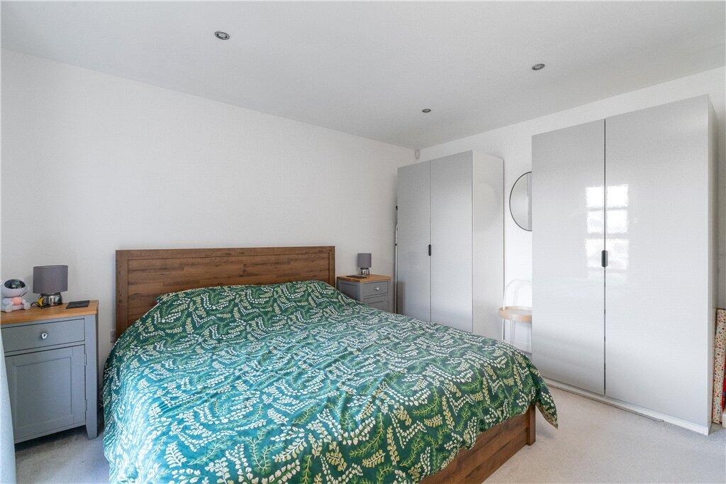 Apartment in Leeds - More
