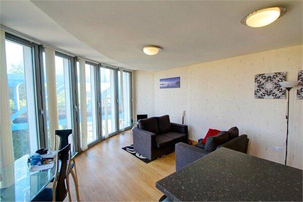 Apartment in Newcastle upon Tyne - View 4