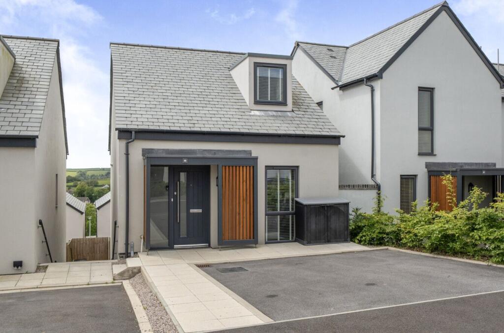 Main image of property: Applegate Way, Kingsbridge
