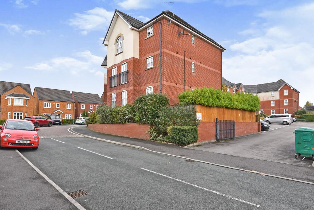 Main image of property: The Links, Hyde, Greater Manchester, SK14