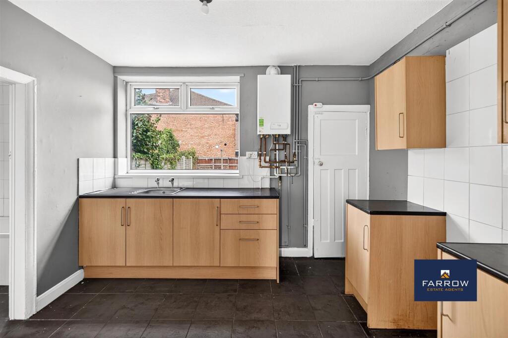 House in Grimsby, Littlefield - View 5