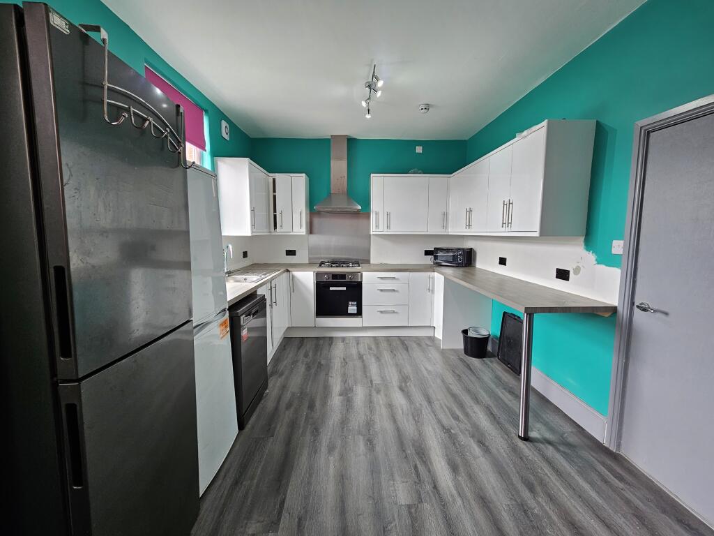 Apartment in Warwick, Royal Leamington Spa - View 2