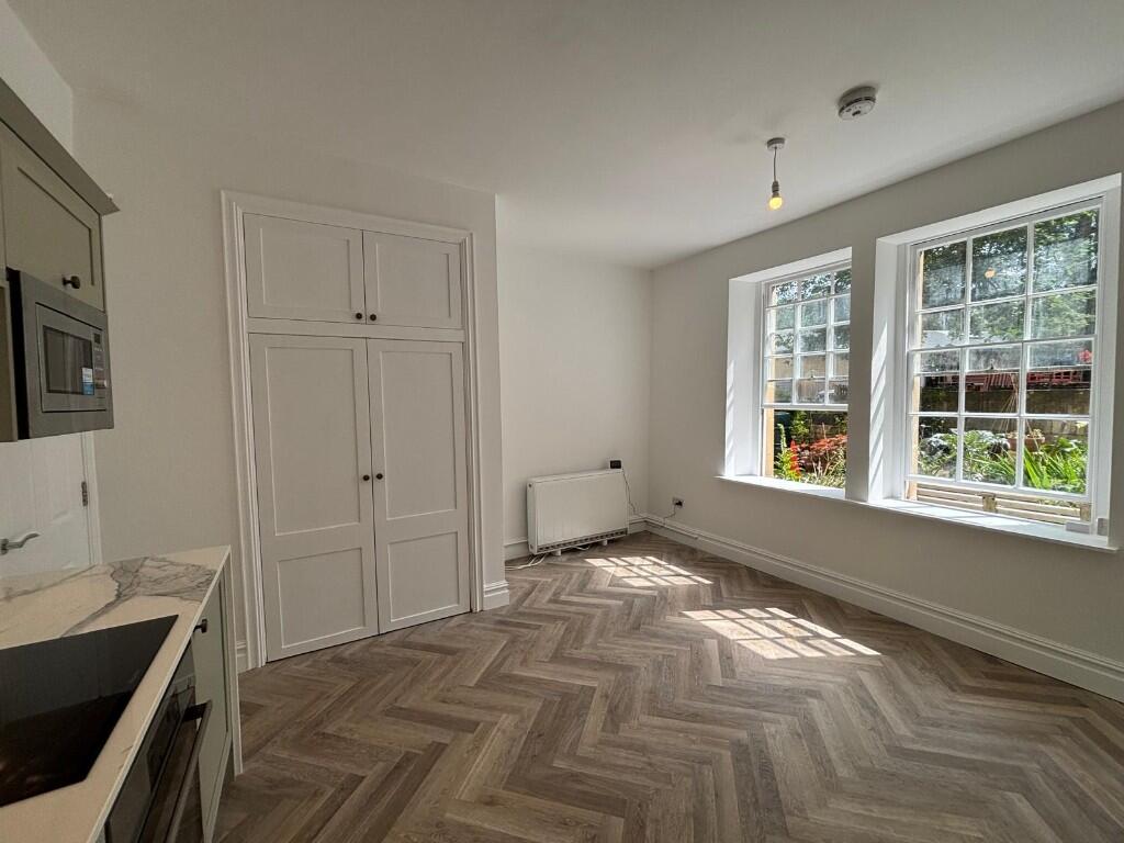 Apartment in Bath, Kingsmead - View 2
