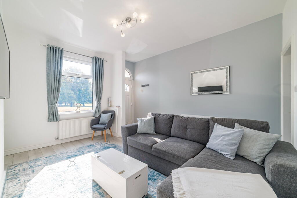 House in Oldham - View 4