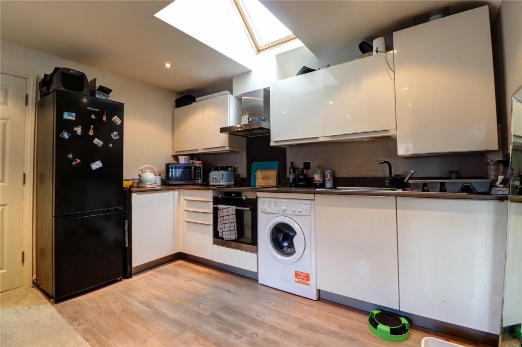 Village Way, Cranleigh, Waverley, Surrey, GU6 photo 3
