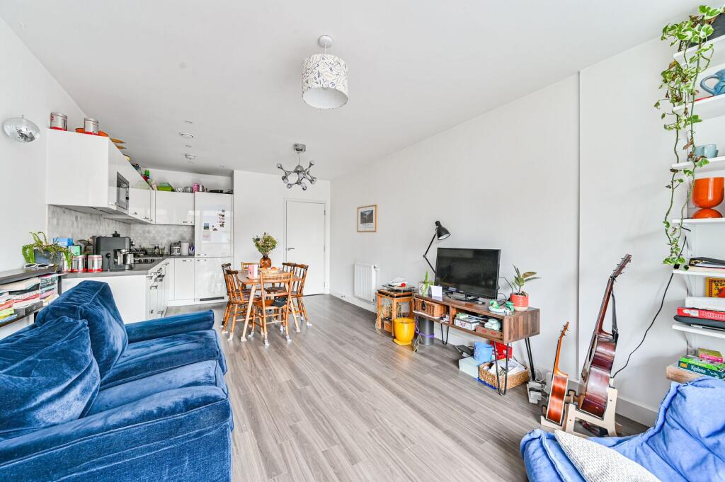 Apartment in London - More
