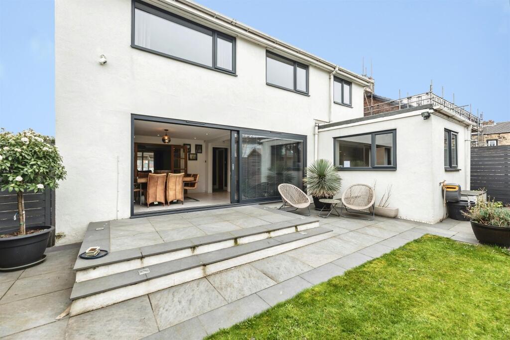 Main image of property: Wakefield Road, Gildersome, Leeds