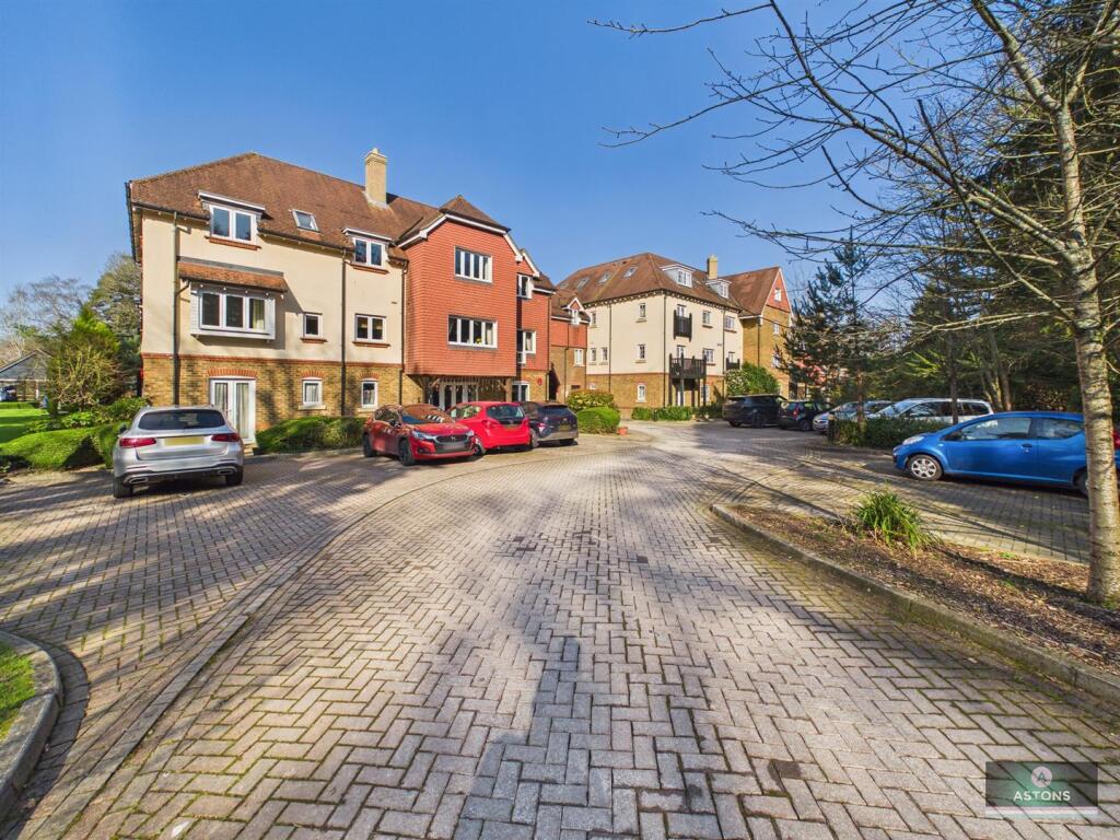 Main image of property: Copthorne Common Road, Copthorne