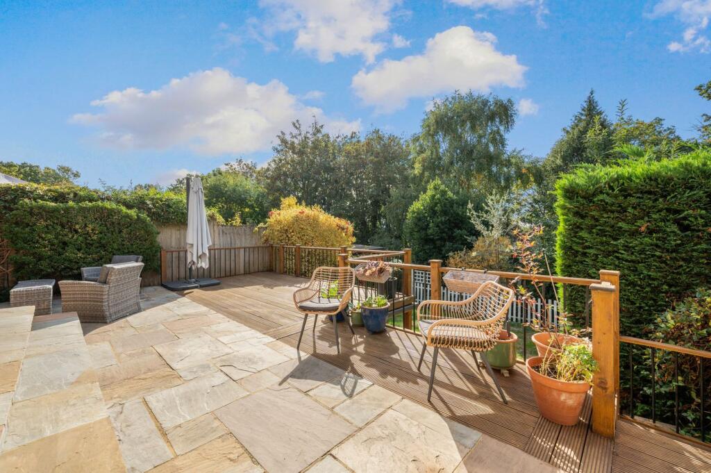 House in Weybridge - View 4