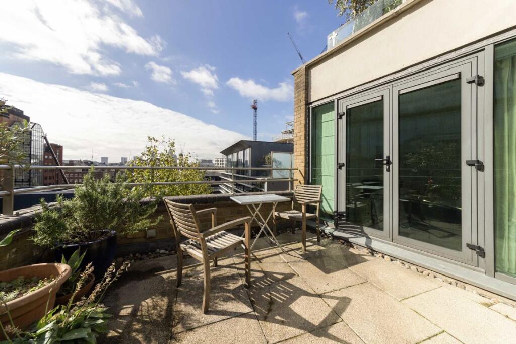 Apartment in London - More