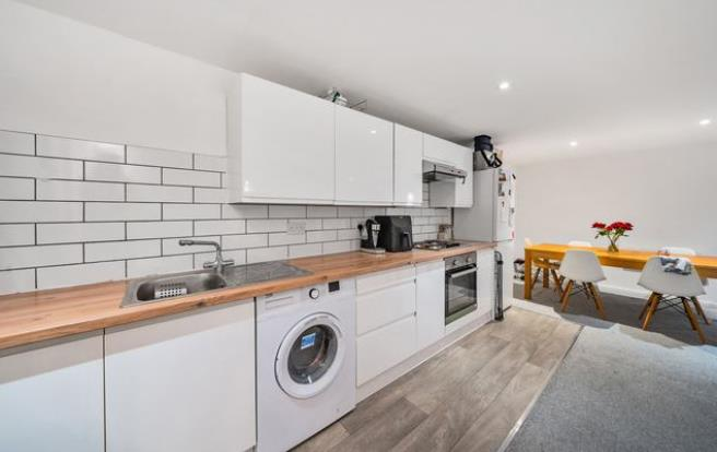 Apartment in London, Green Man Estate, Hanwell - More