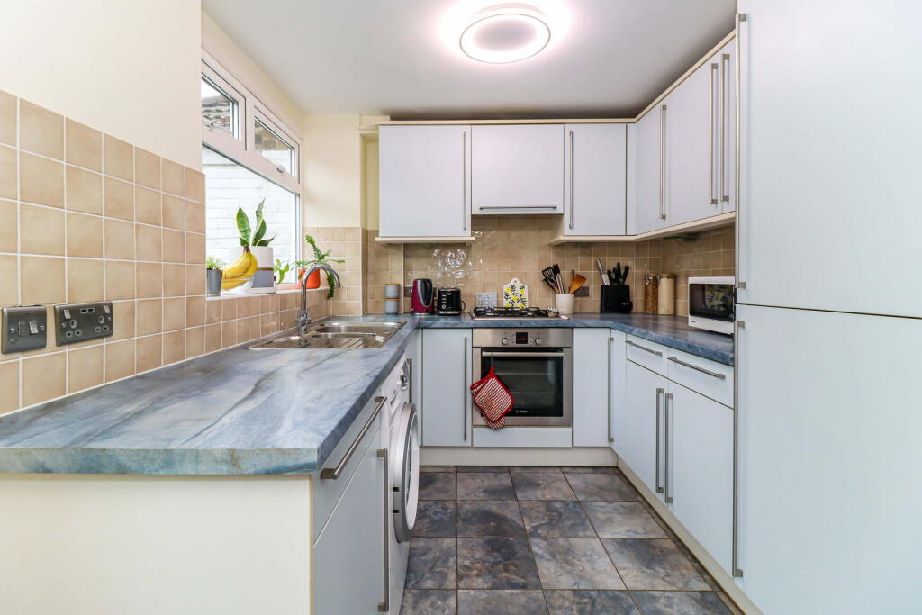 House in Buckinghamshire, Chesham - More