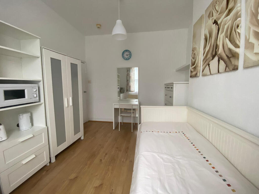 Main image of property: All Bills & WiFi Included Bedsit- Rock Street, N4