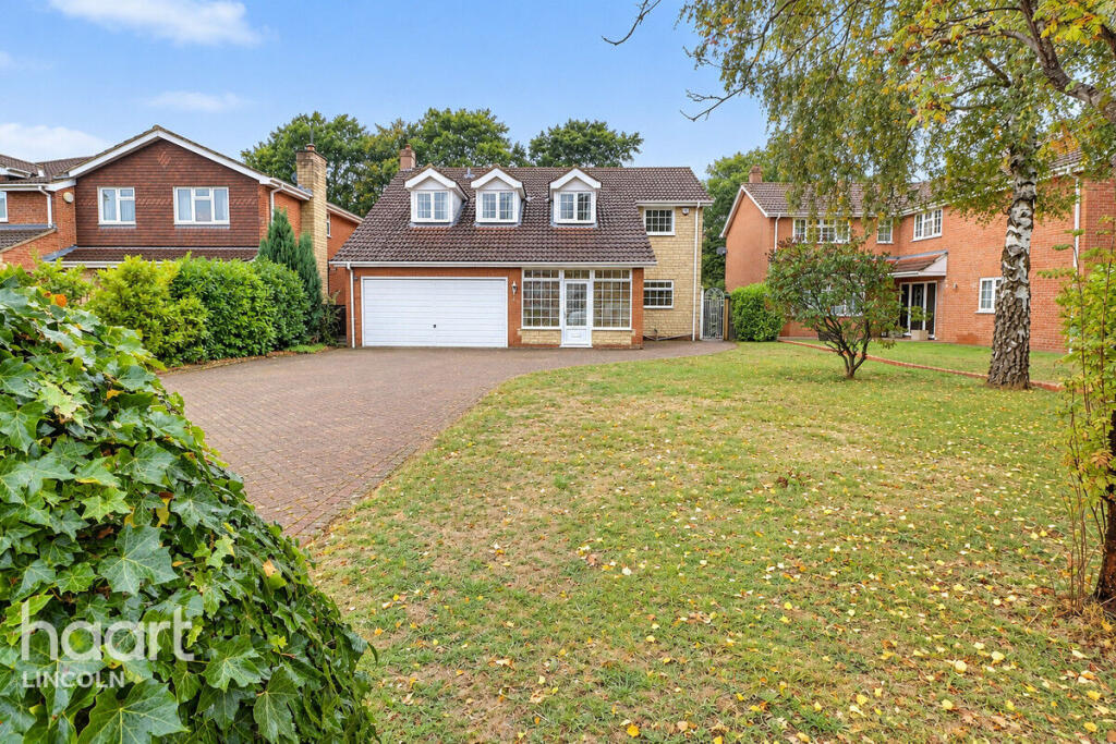 4-bed detached on Shearwater Road, Lincoln, £400,000
