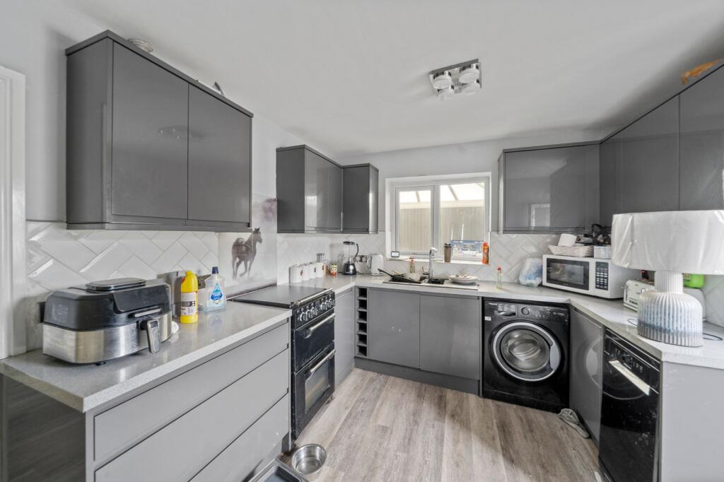 House in Leigh, Pennington - View 5