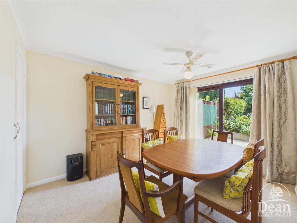 House in Gloucester - View 5